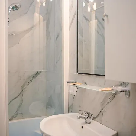 Apartamento Palladio - In Centro Con Garage, Vista Fiume, Jacuzzi *